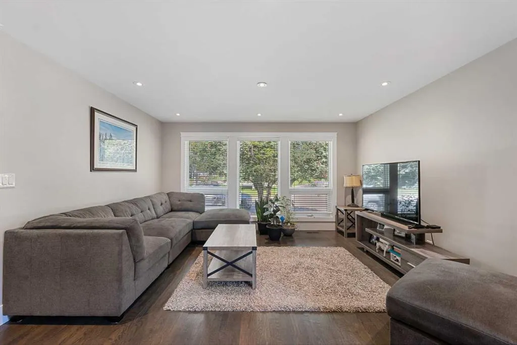 32 Woodbrook Close SW