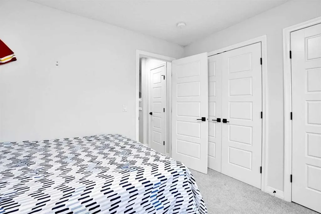 6 Skyview Close NE