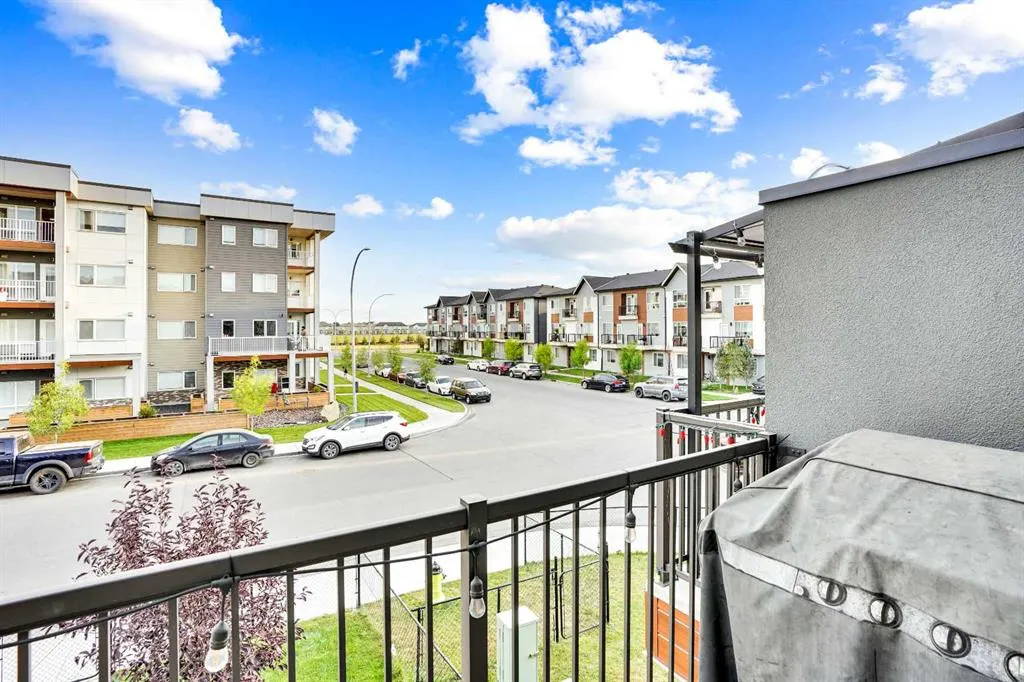 6 Skyview Close NE