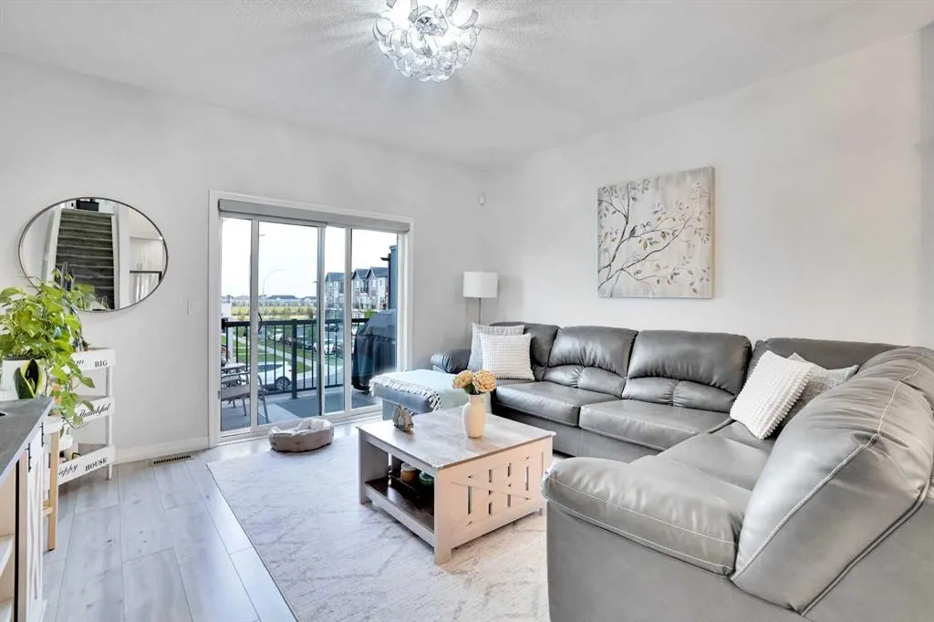 6 Skyview Close NE