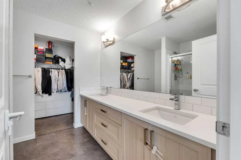 33 Carringham Gate NW, #1311