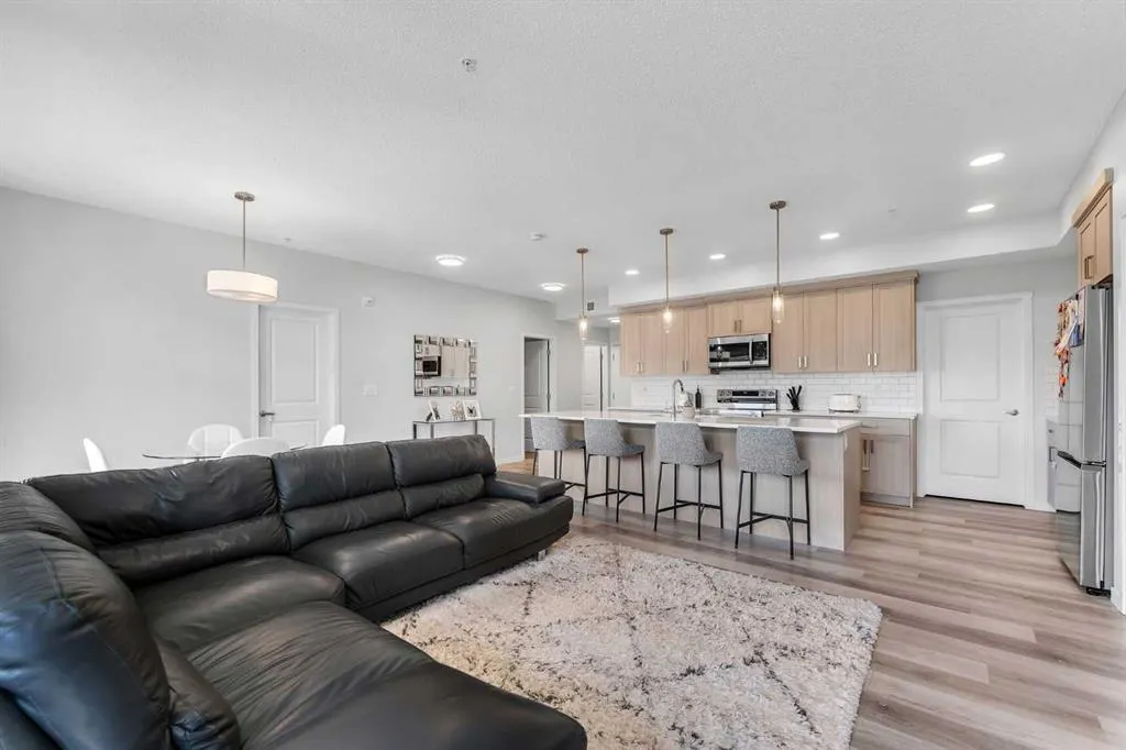 33 Carringham Gate NW, #1311