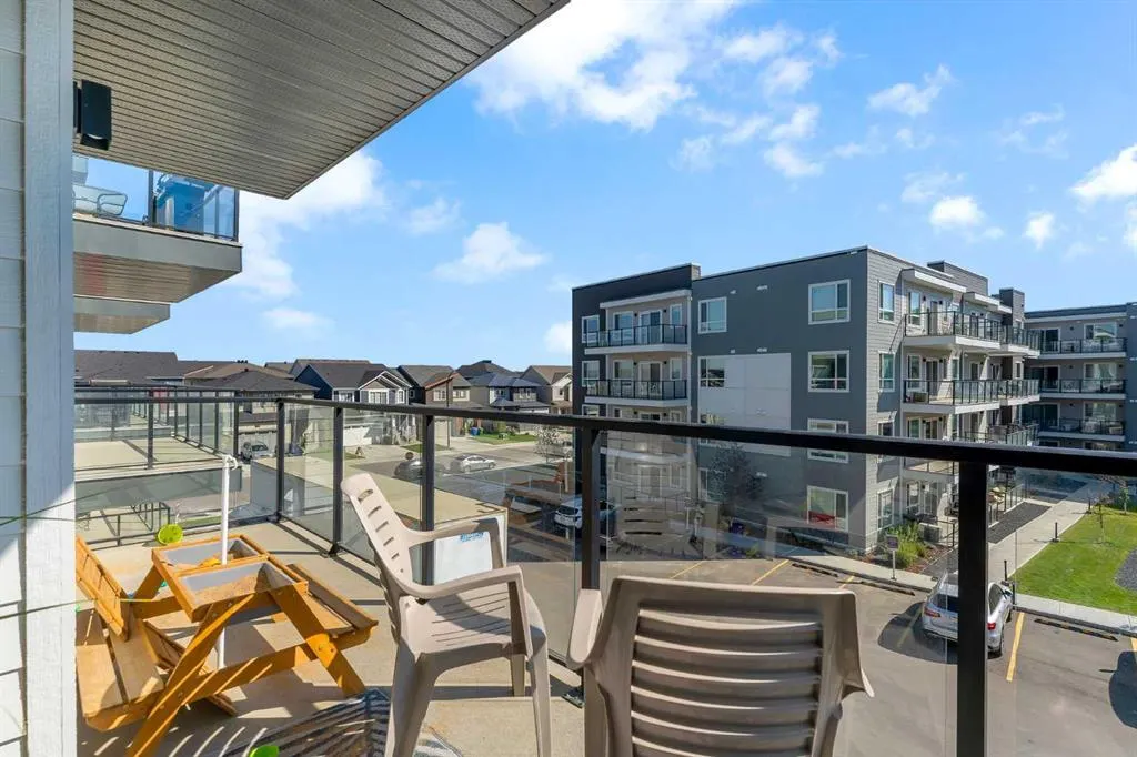 33 Carringham Gate NW, #1311