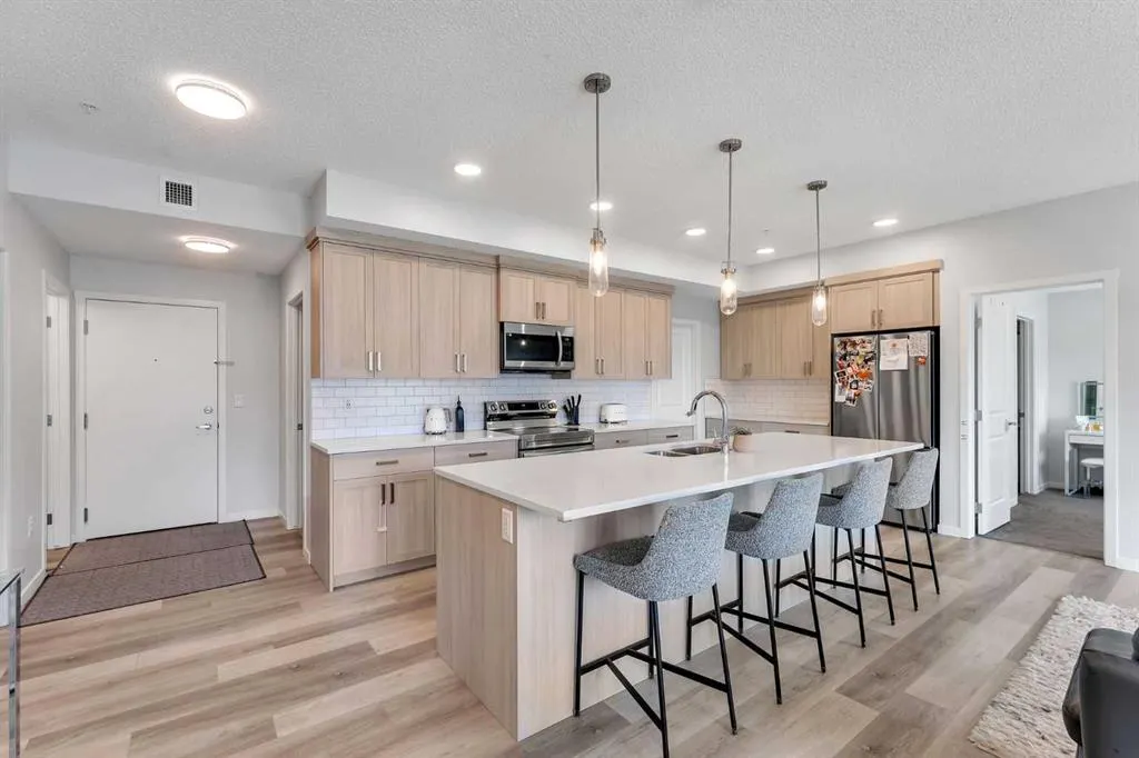 33 Carringham Gate NW, #1311