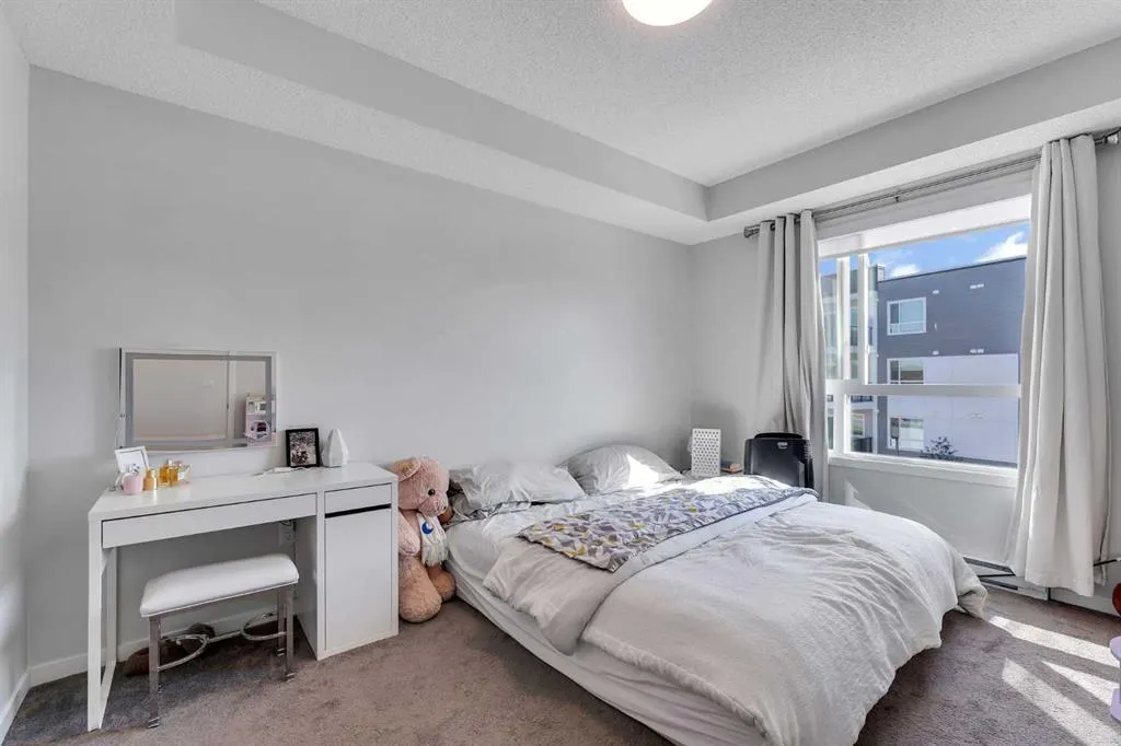 33 Carringham Gate NW, #1311