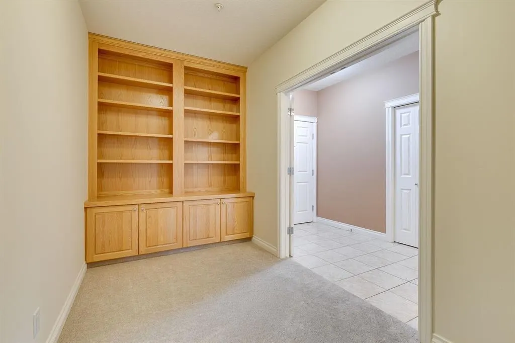 10 Hemlock Crescent SW, #304