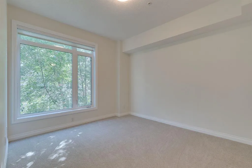 10 Hemlock Crescent SW, #304
