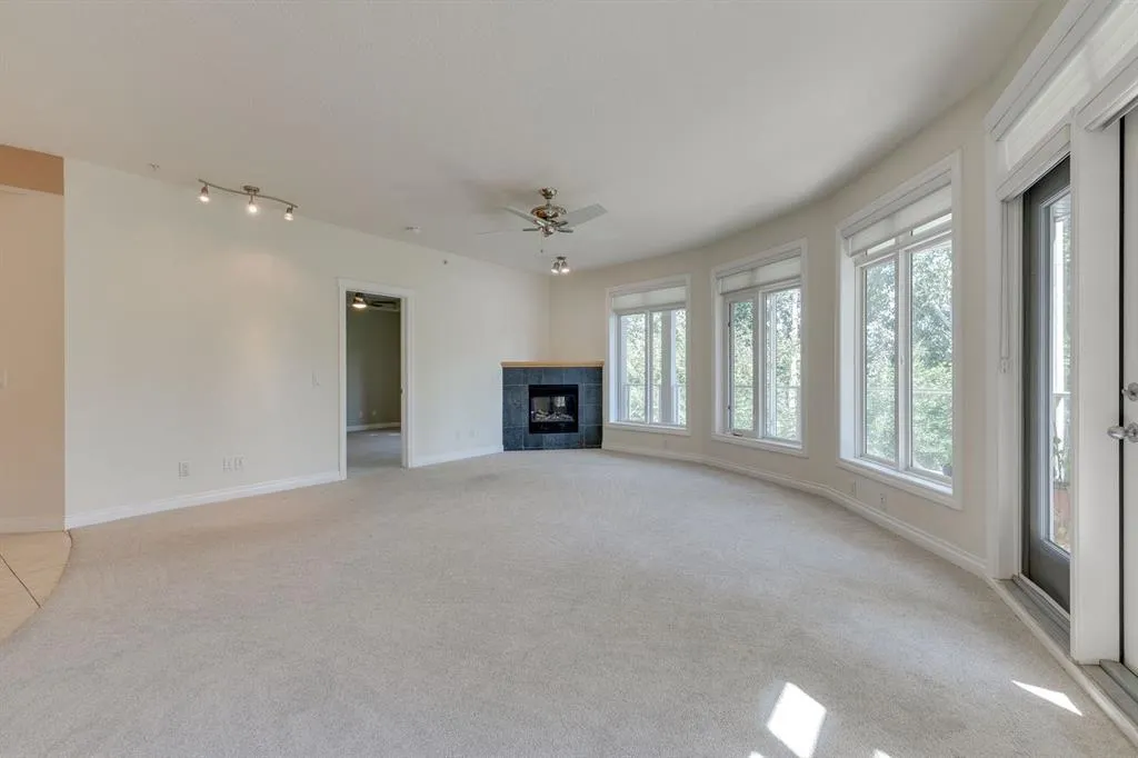 10 Hemlock Crescent SW, #304