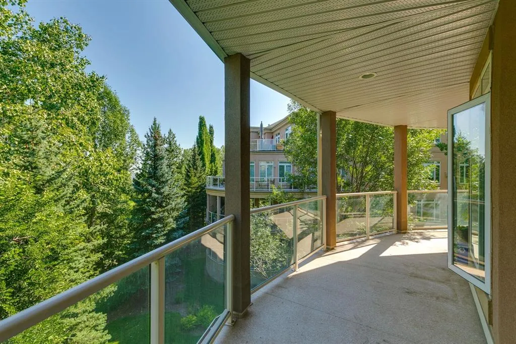 10 Hemlock Crescent SW, #304