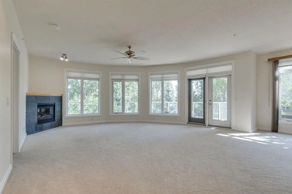 10 Hemlock Crescent SW, #304