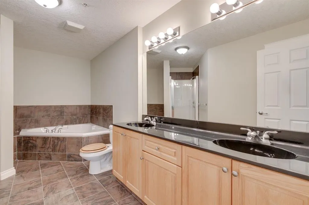 10 Hemlock Crescent SW, #304