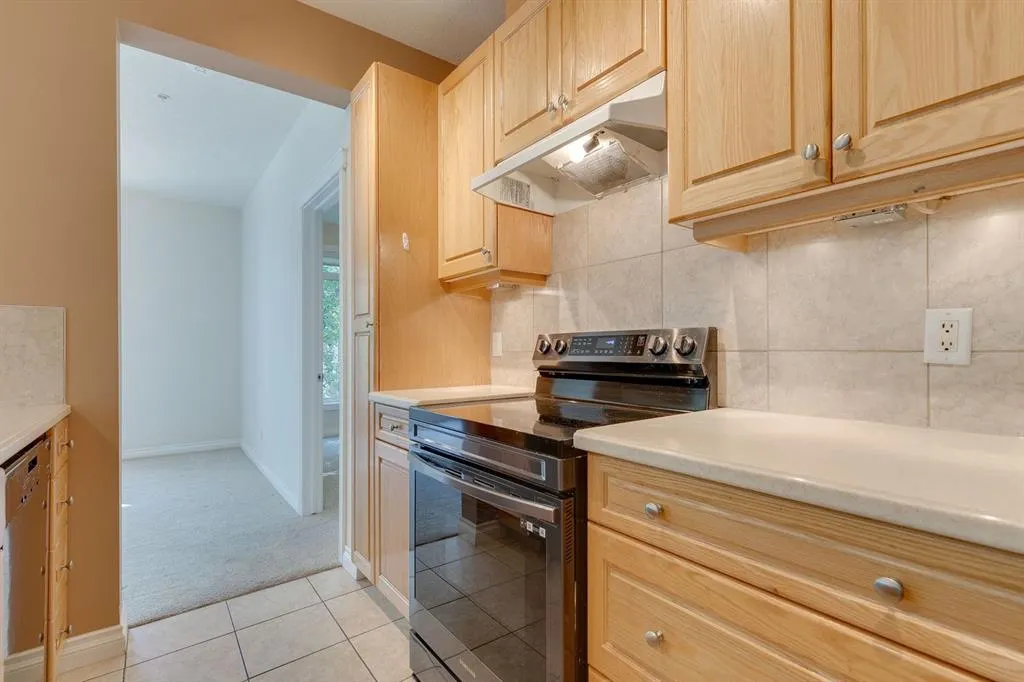 10 Hemlock Crescent SW, #304