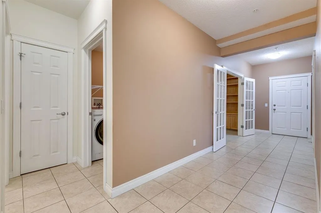 10 Hemlock Crescent SW, #304