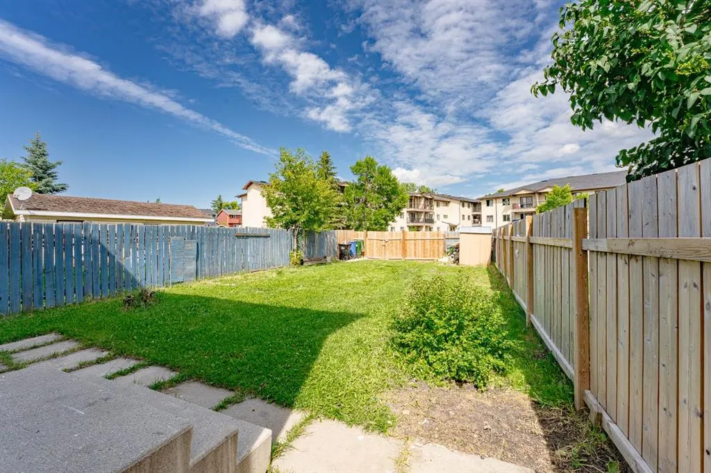 343 Falshire Way NE