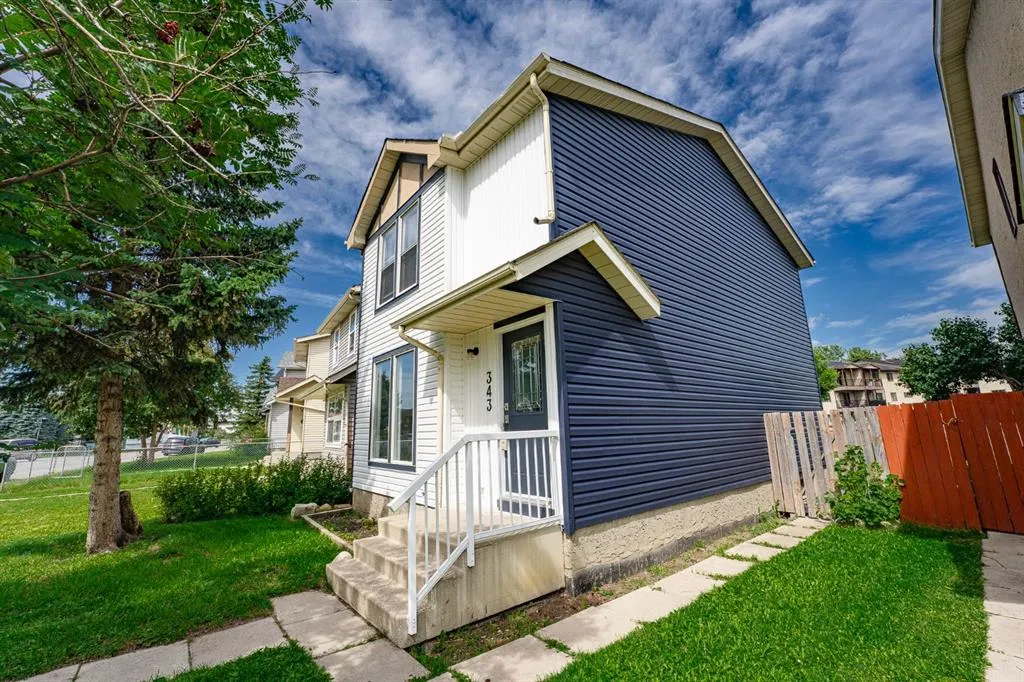 343 Falshire Way NE