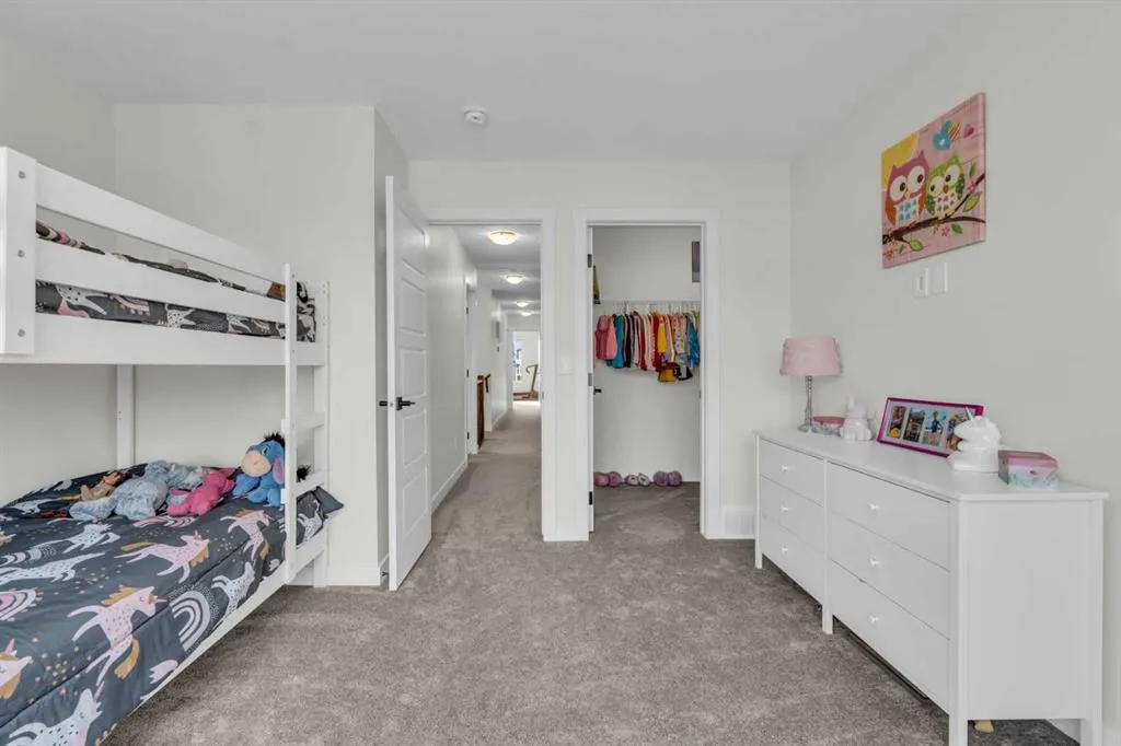 35 Versant View SW