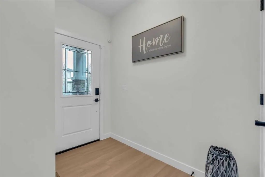 35 Versant View SW