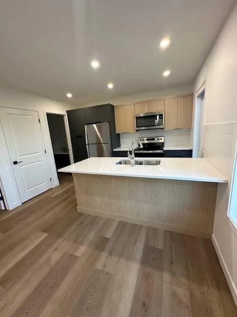 23 Trent Road W