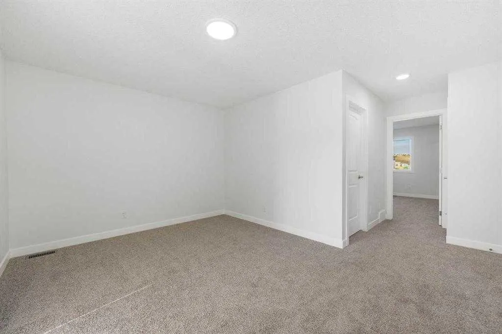 526 Wolf Willow Boulevard SE
