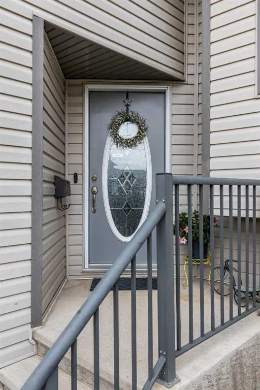 60 Terrace Close NE