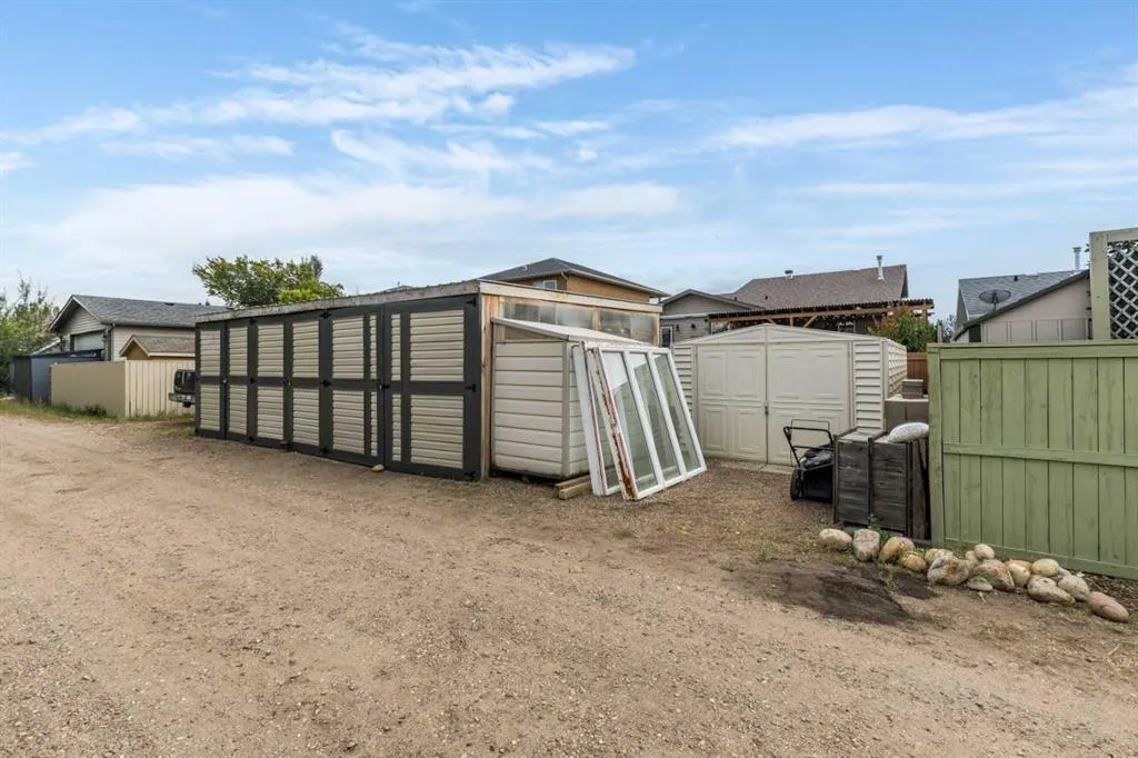 60 Terrace Close NE
