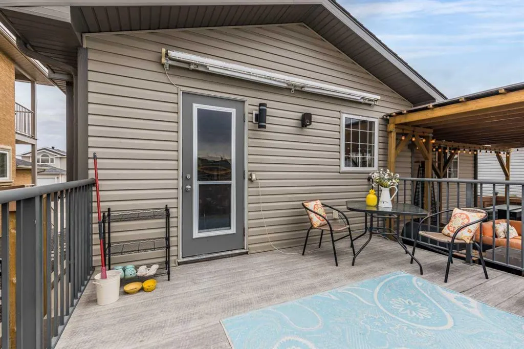 60 Terrace Close NE