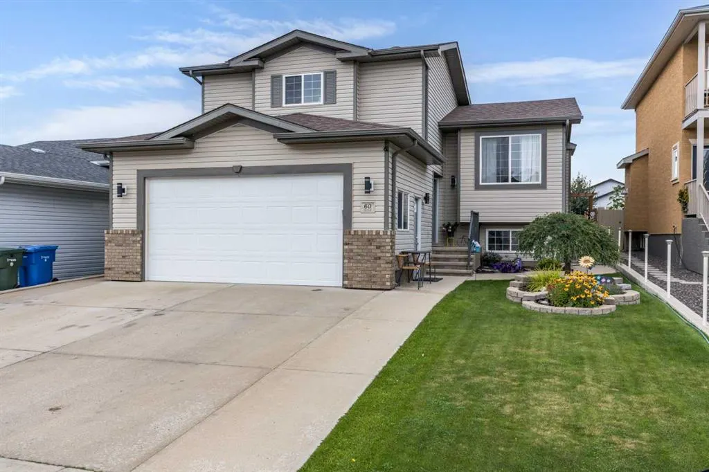 60 Terrace Close NE