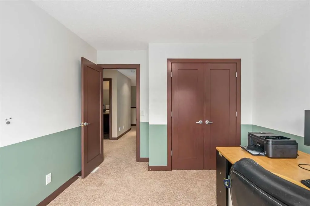 26 Mahogany Green SE