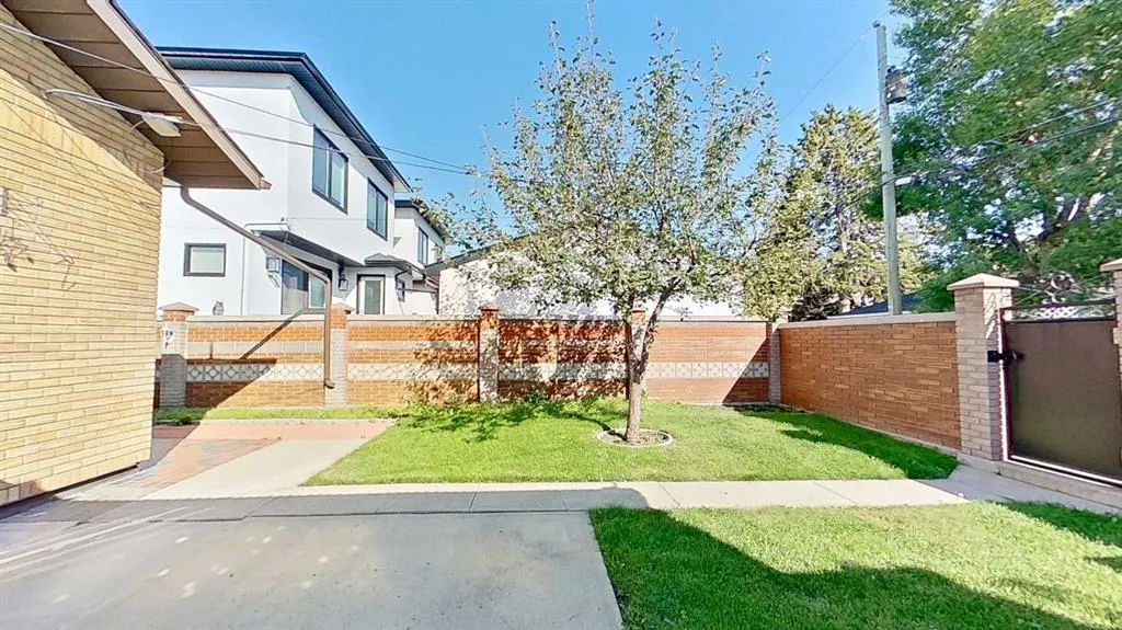 47 Montrose Crescent NE