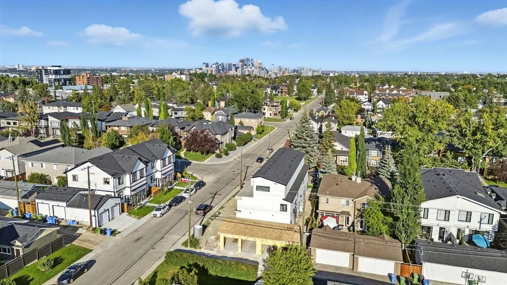 2201 32 Street SW