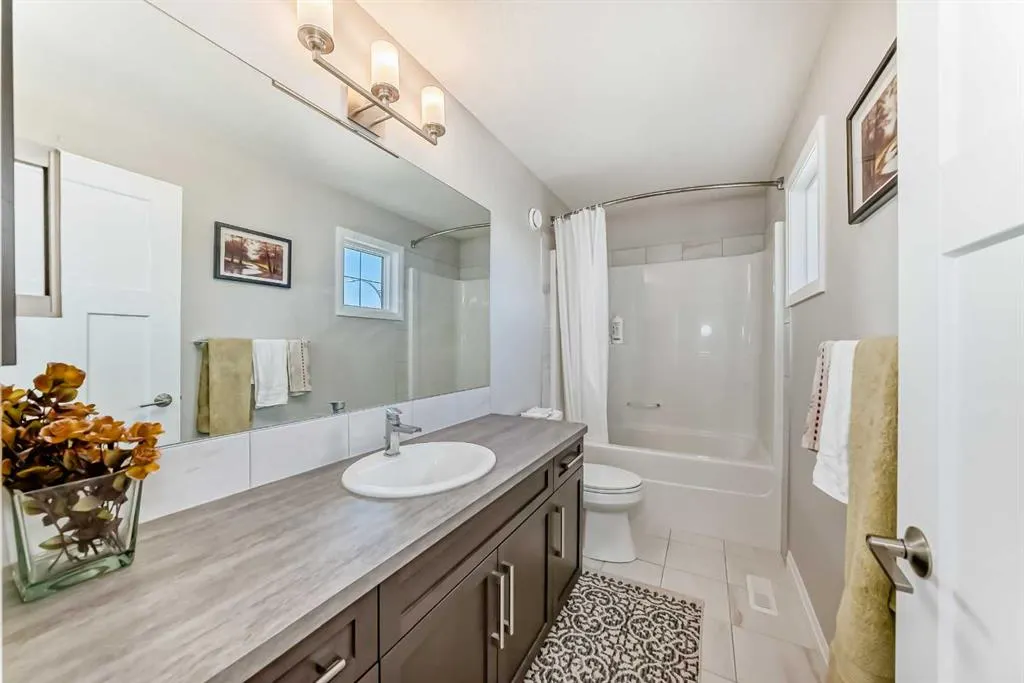 119 Legacy Glen Park SE