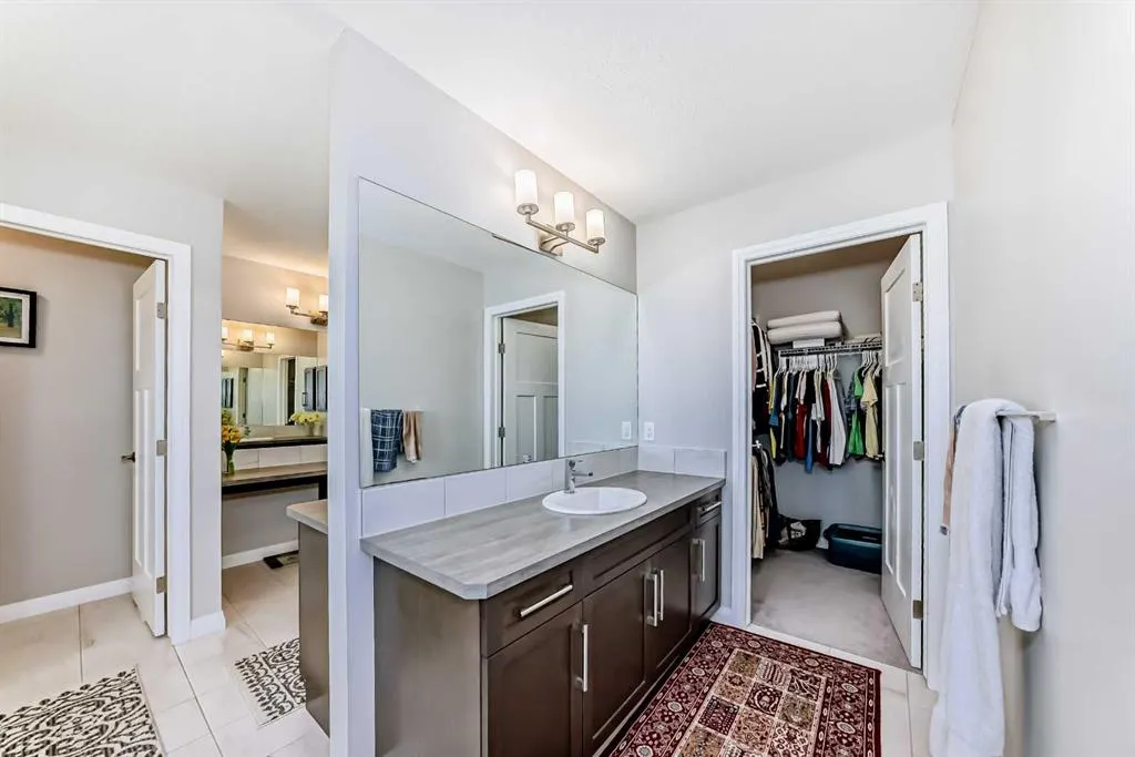 119 Legacy Glen Park SE