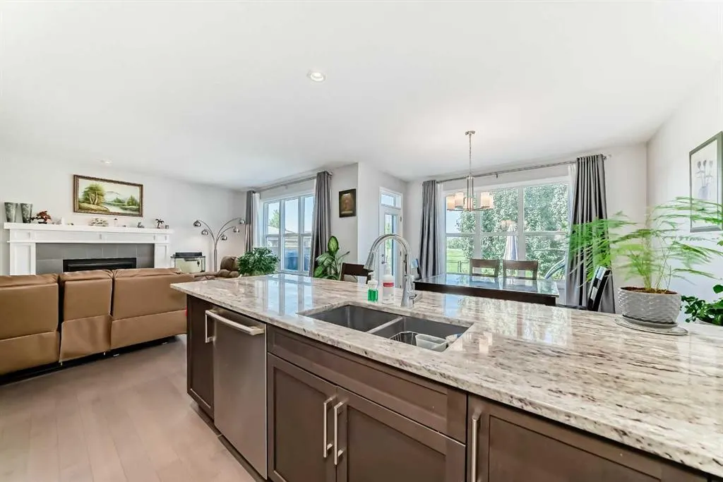 119 Legacy Glen Park SE