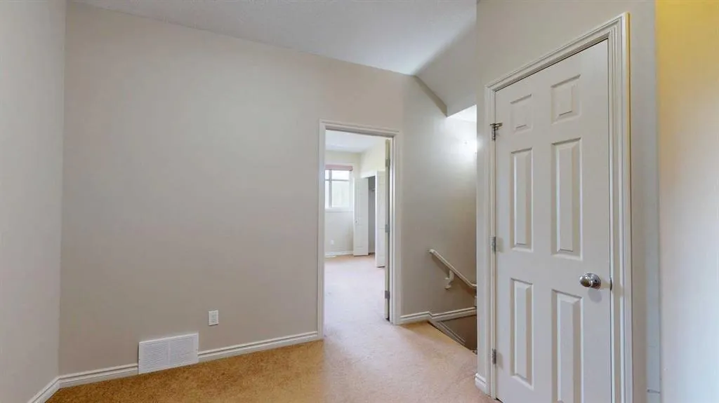 136 Fontaine Crescent, #5