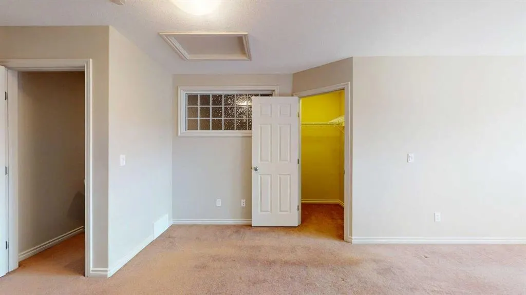 136 Fontaine Crescent, #5