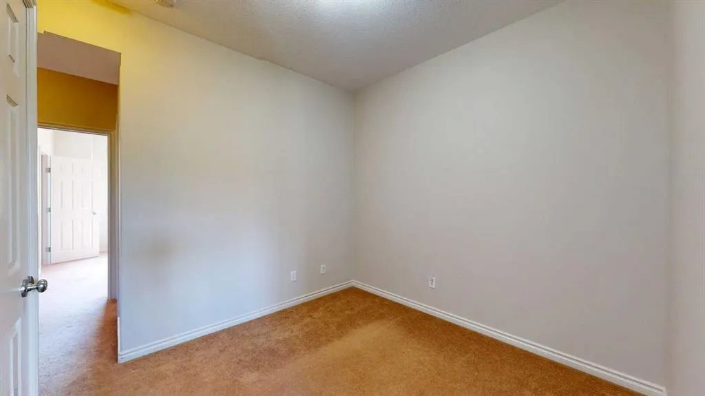 136 Fontaine Crescent, #5