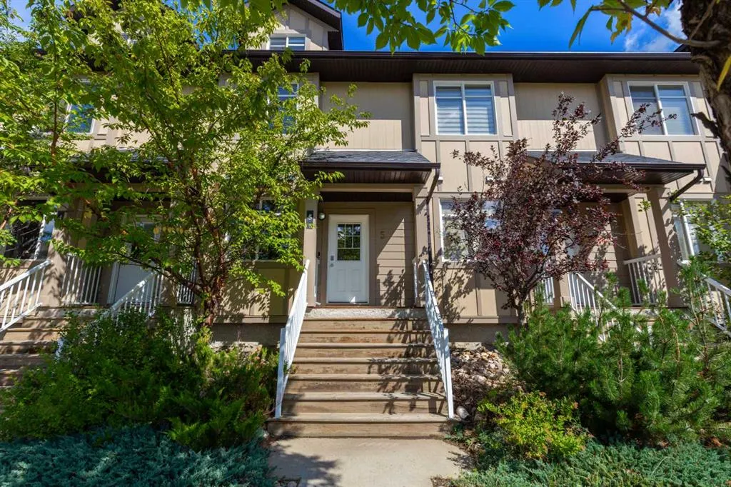 136 Fontaine Crescent, #5