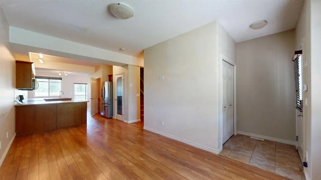 136 Fontaine Crescent, #5