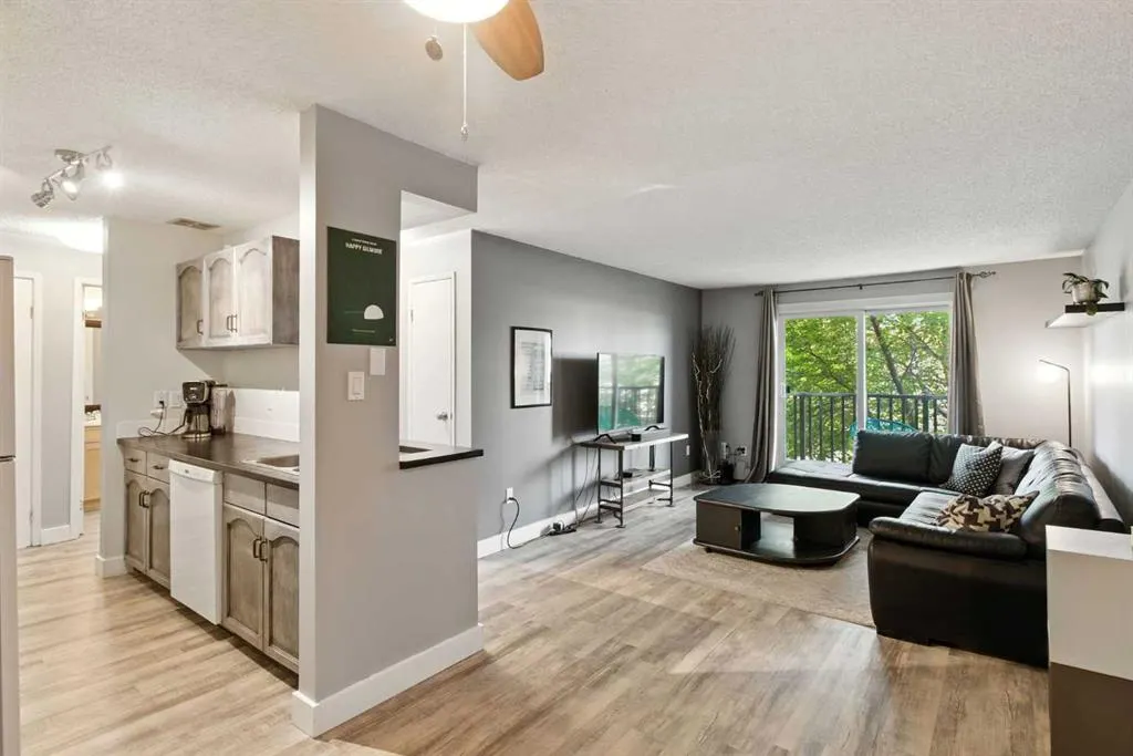550 Westwood Drive SW, #208