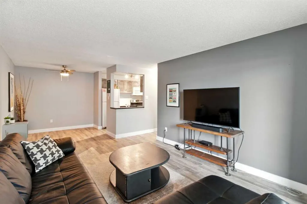 550 Westwood Drive SW, #208