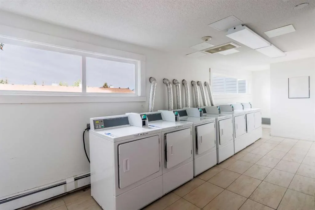 550 Westwood Drive SW, #208
