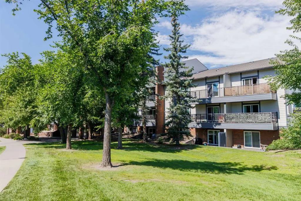 550 Westwood Drive SW, #208