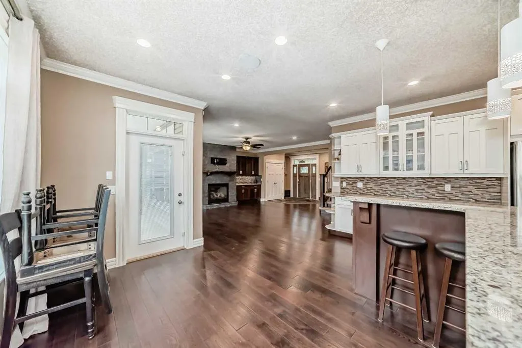 6 Wade Avenue