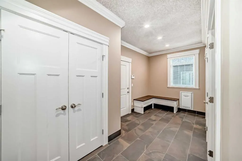 6 Wade Avenue