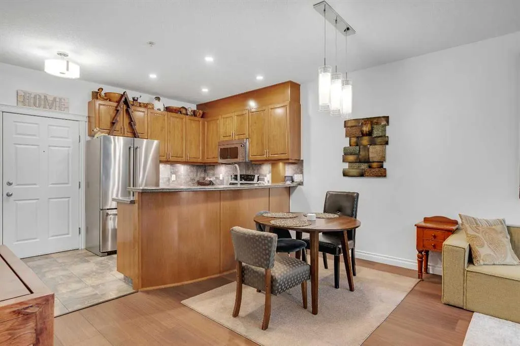 8 Hemlock Crescent SW, #101
