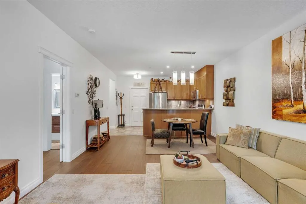 8 Hemlock Crescent SW, #101