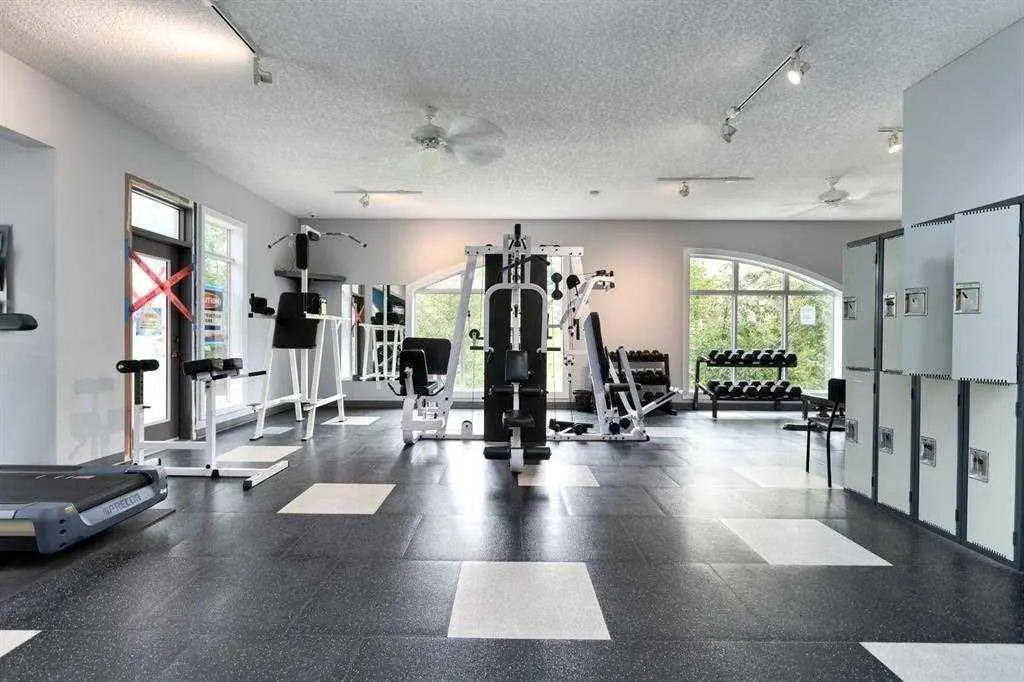 8 Hemlock Crescent SW, #101