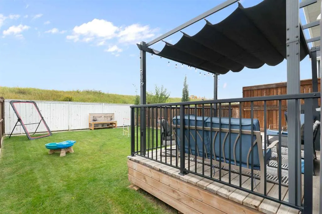 454 River Heights Crescent