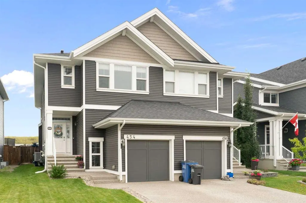 454 River Heights Crescent