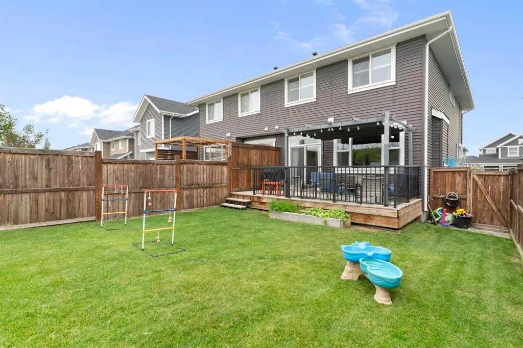 454 River Heights Crescent